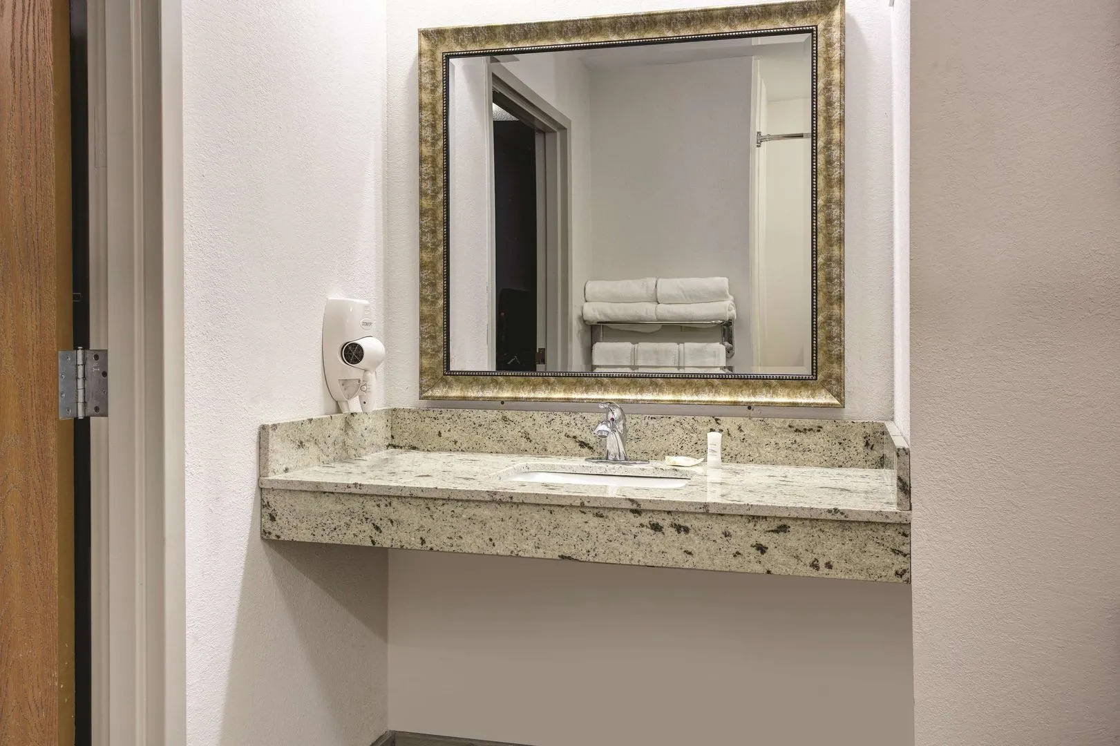 OYO Townhouse Jackson/Ridgeland