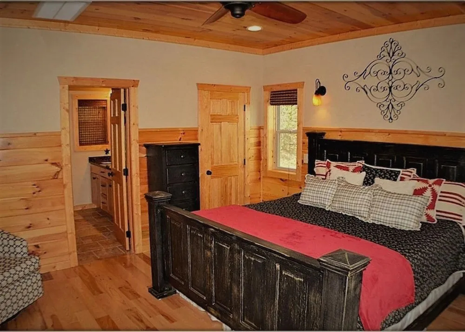 Bearmont Lodge 4 Bedroom Cabin by RedAwning
