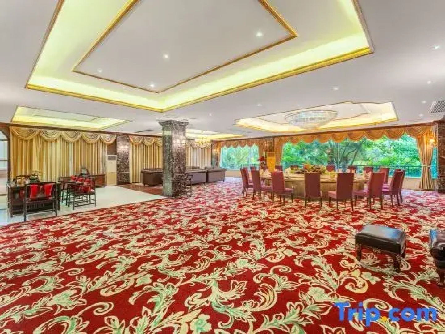 Dragon Bay Natural Hot Spring Resort