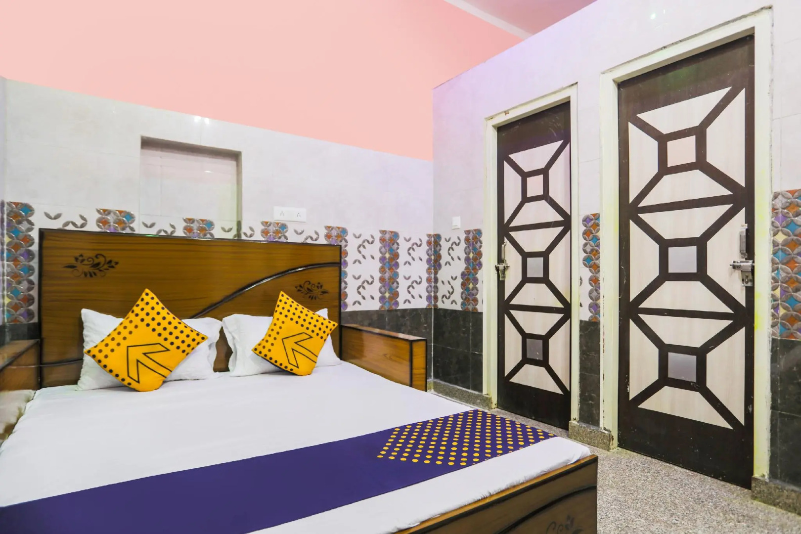 SPOT ON 65708 Shri Ram Hotel