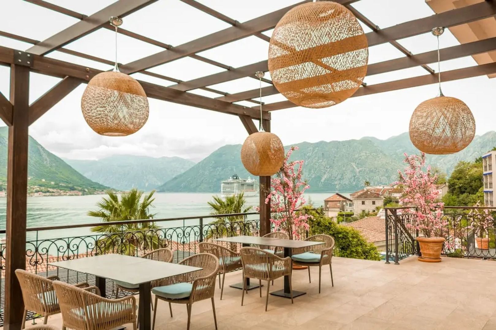 HUMA Kotor Bay Hotel & Villas