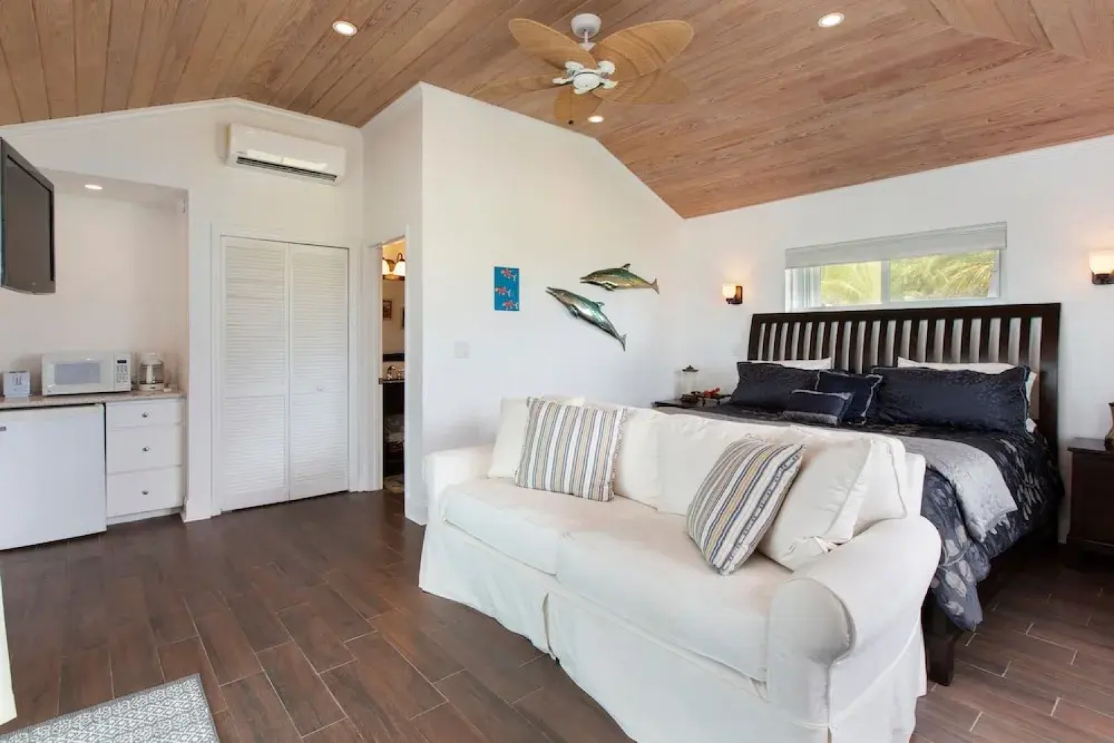 Neptune Cove 5 Bedroom Home