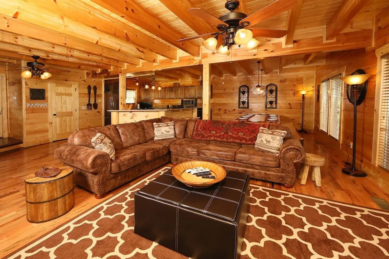 Picture Perfect 7 Br cabin by RedAwning