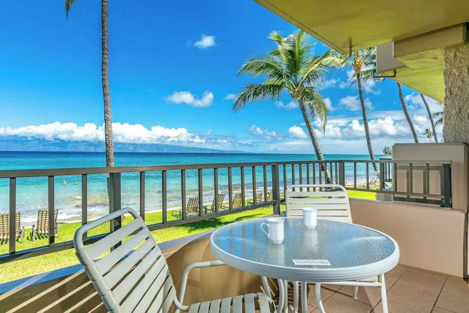 Paki Maui #420 - 1 Br condo by RedAwning