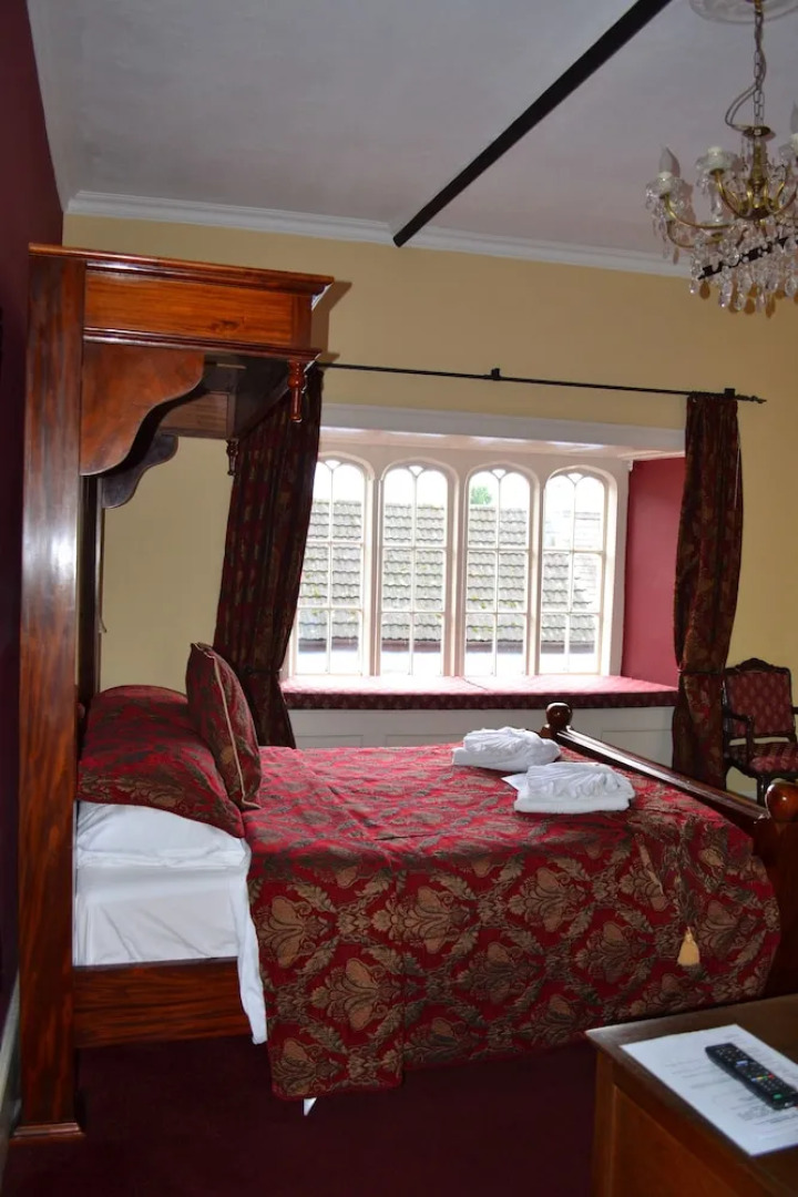 The Red Lion Hotel