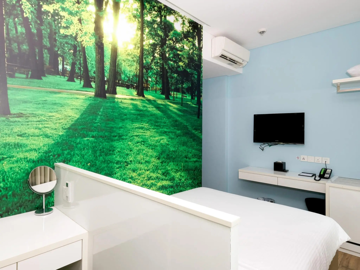 J8 Hotel
