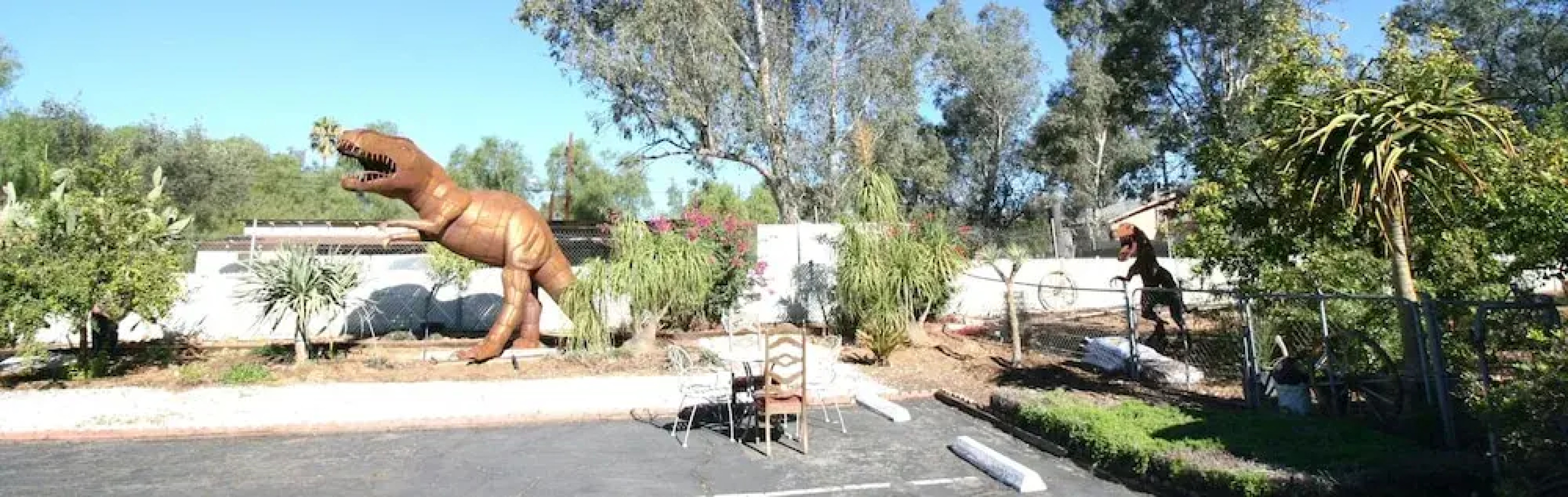 The New Star Motel with Studio-Kitchens: 1950s Extended-Stay Lodging and Retreat Center