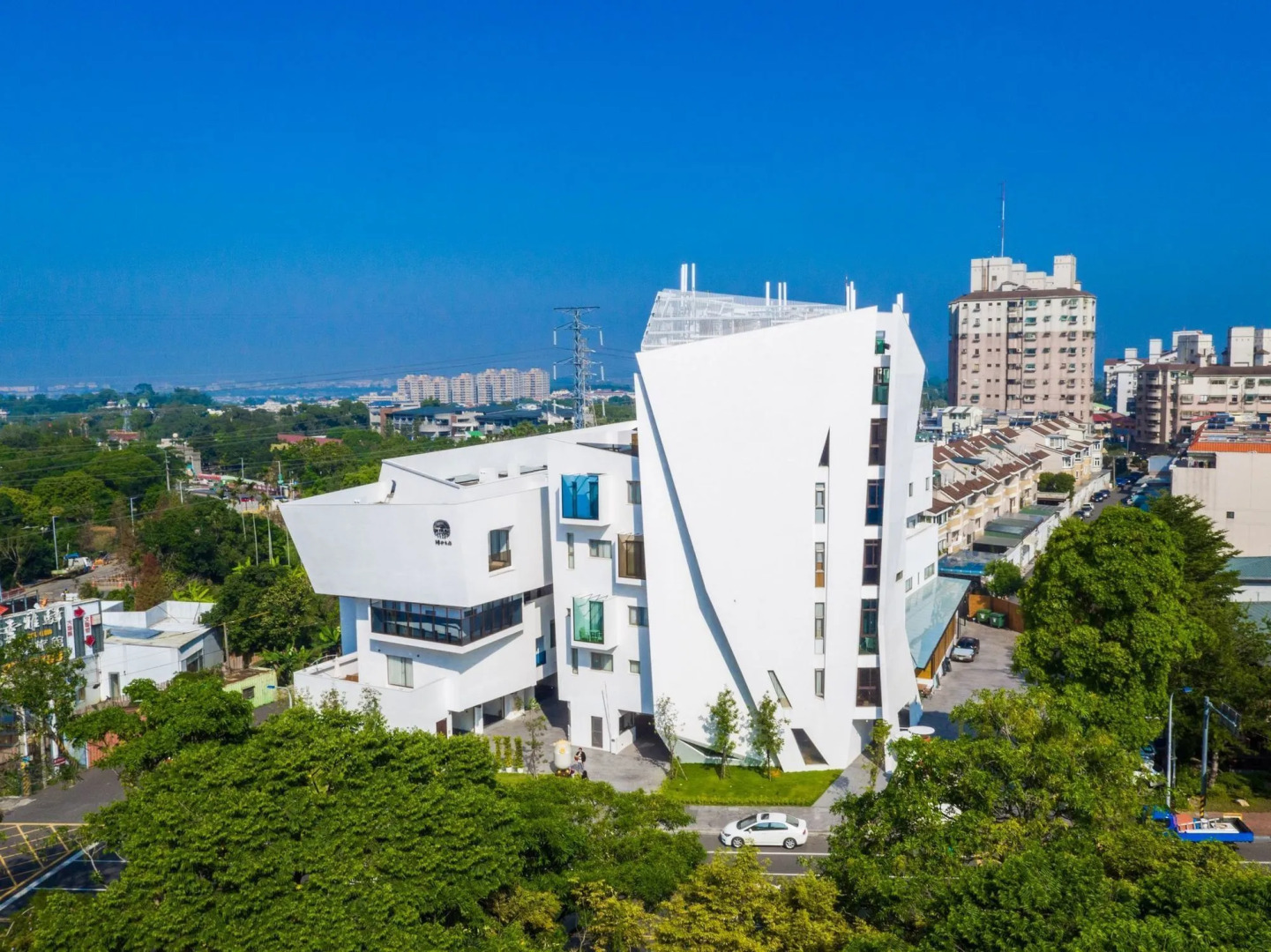 Sun Dialogue Hotel by Cosmos Creation