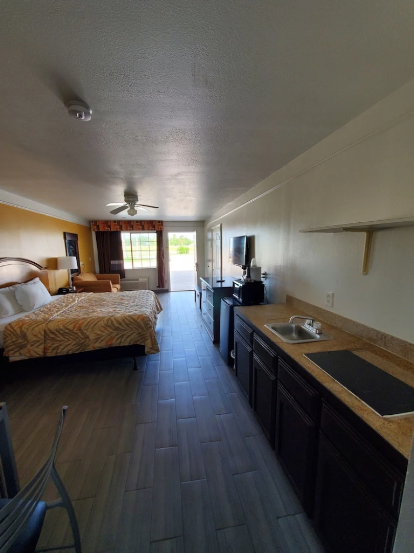 Americas Best Value Inn & Suites Raymondville