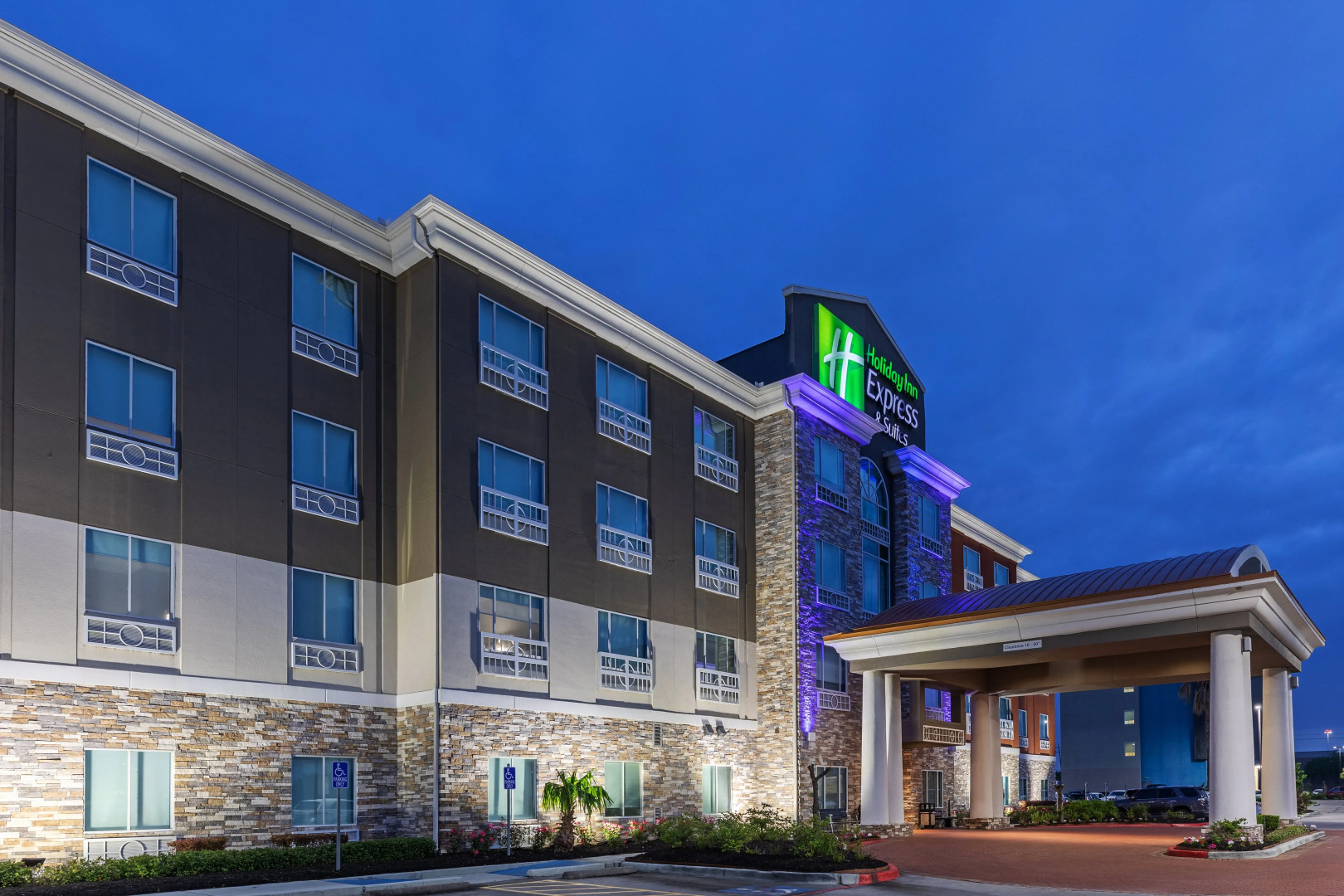 HOLIDAY INN EXP STES SPACE CTR by IHG