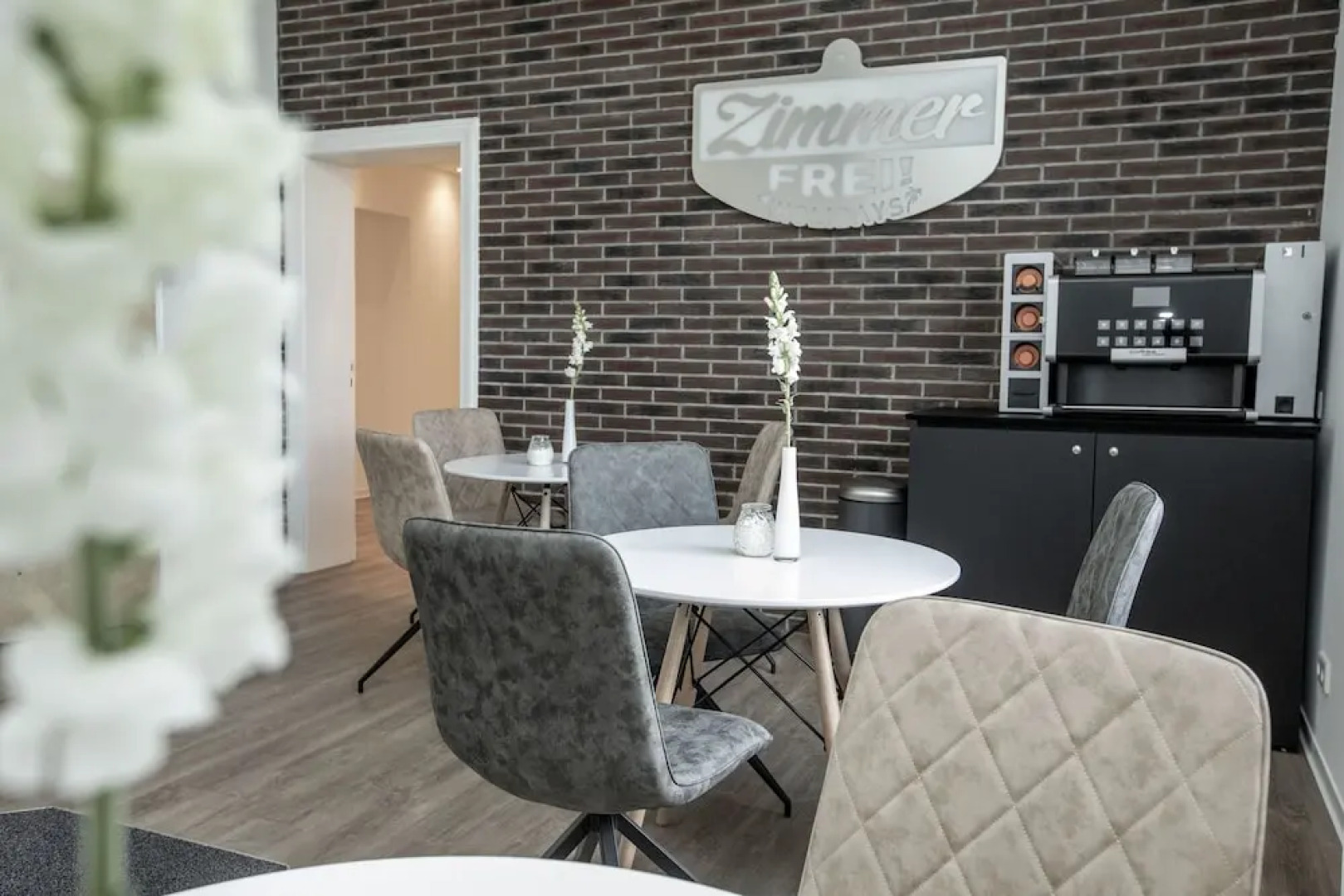 Zimmer FREI Boardinghouse