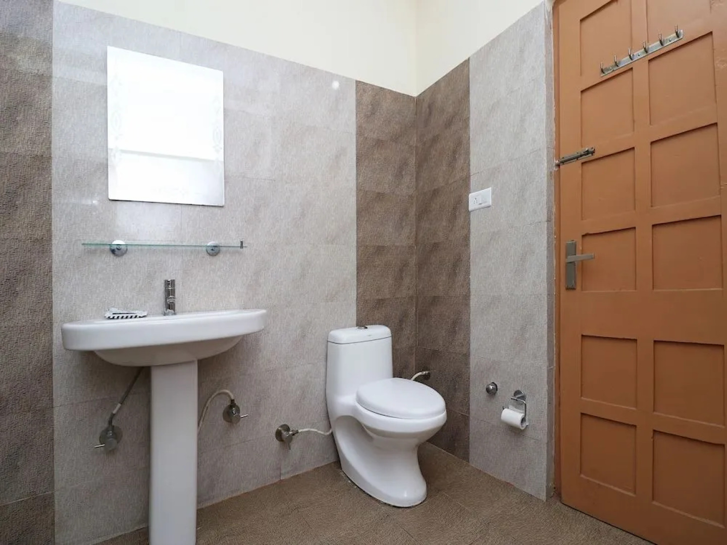 OYO 29383 Hotel Heaven Heights