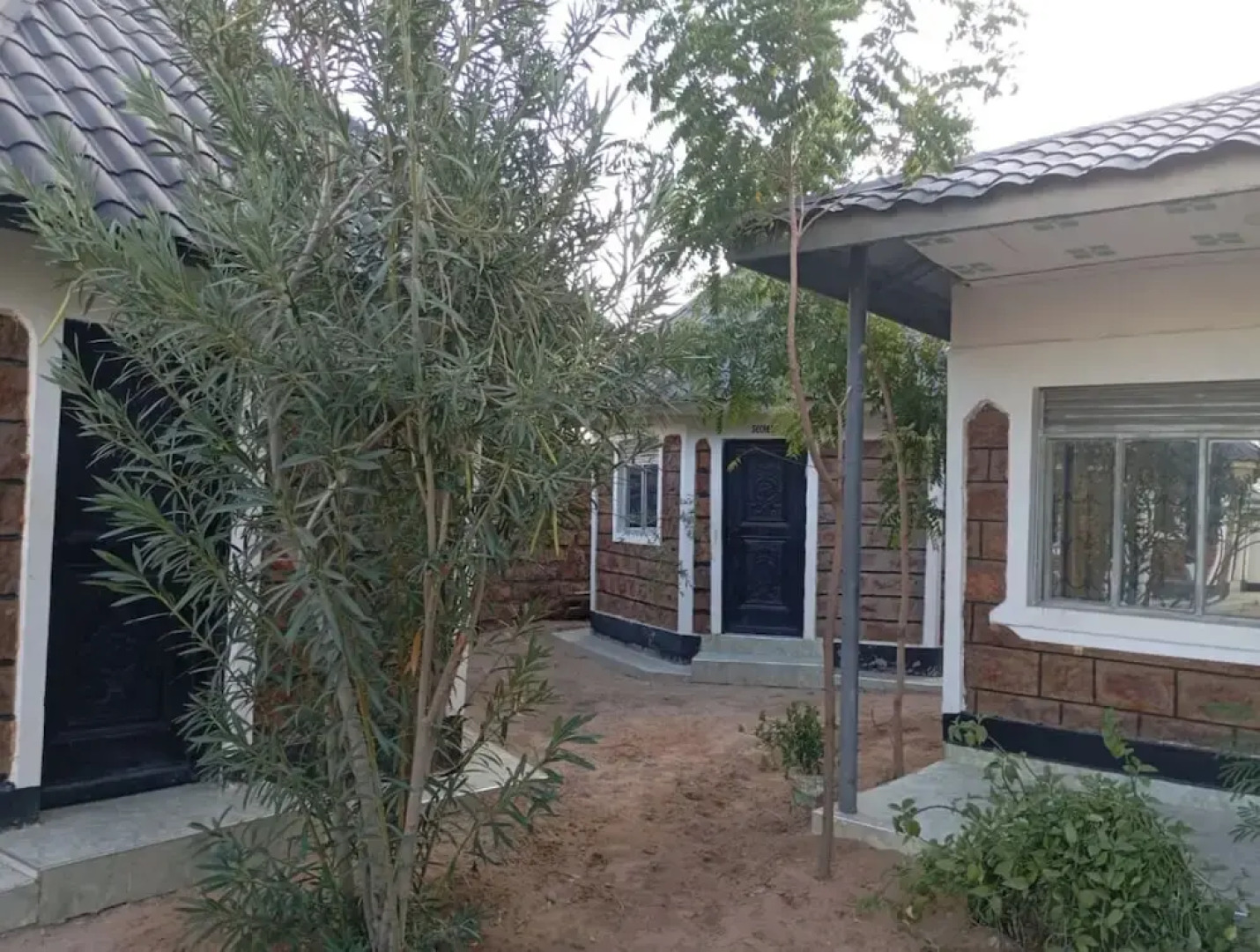 Naap Hotel & Guest House