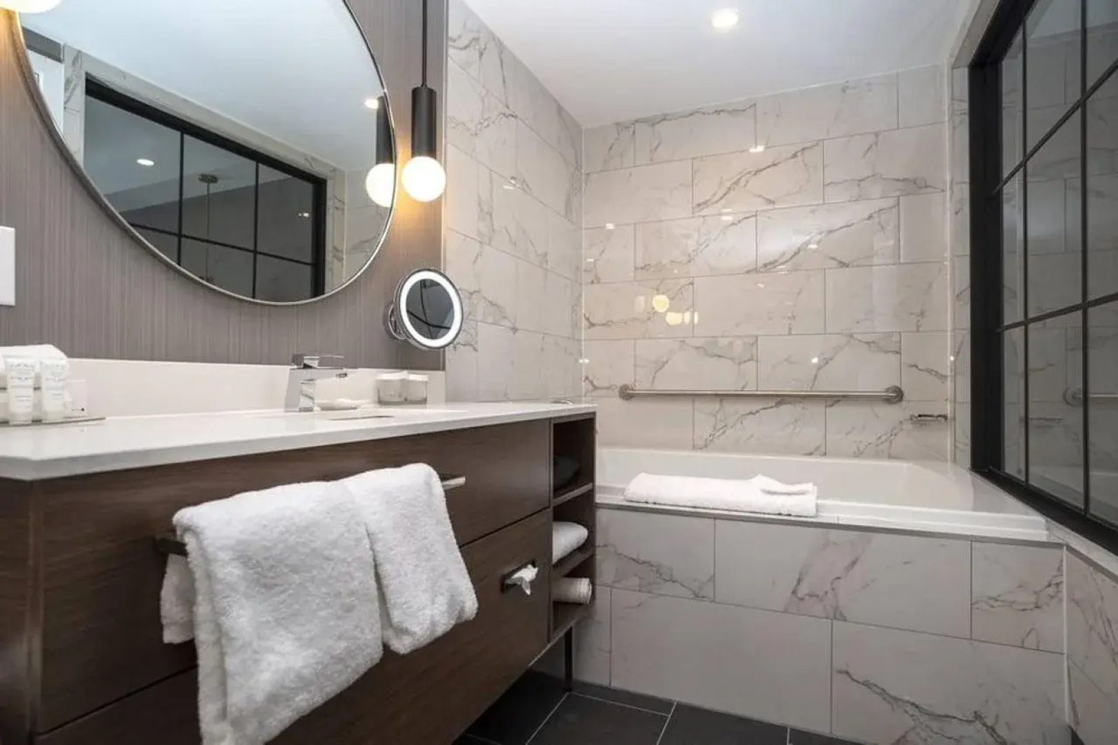 Sandman Signature Sherwood Park Hotel