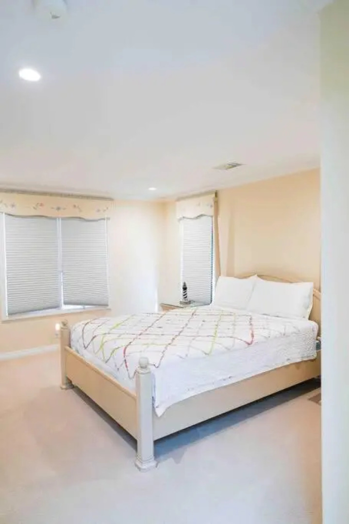 Stunning Hollywood Beach Ocean Front Home-0xnard