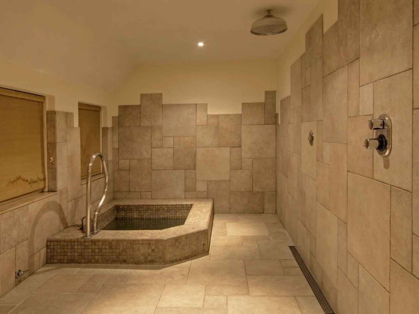 Lush Holiday Home in Oeffelt with 2 Saunas & Hot Tubs