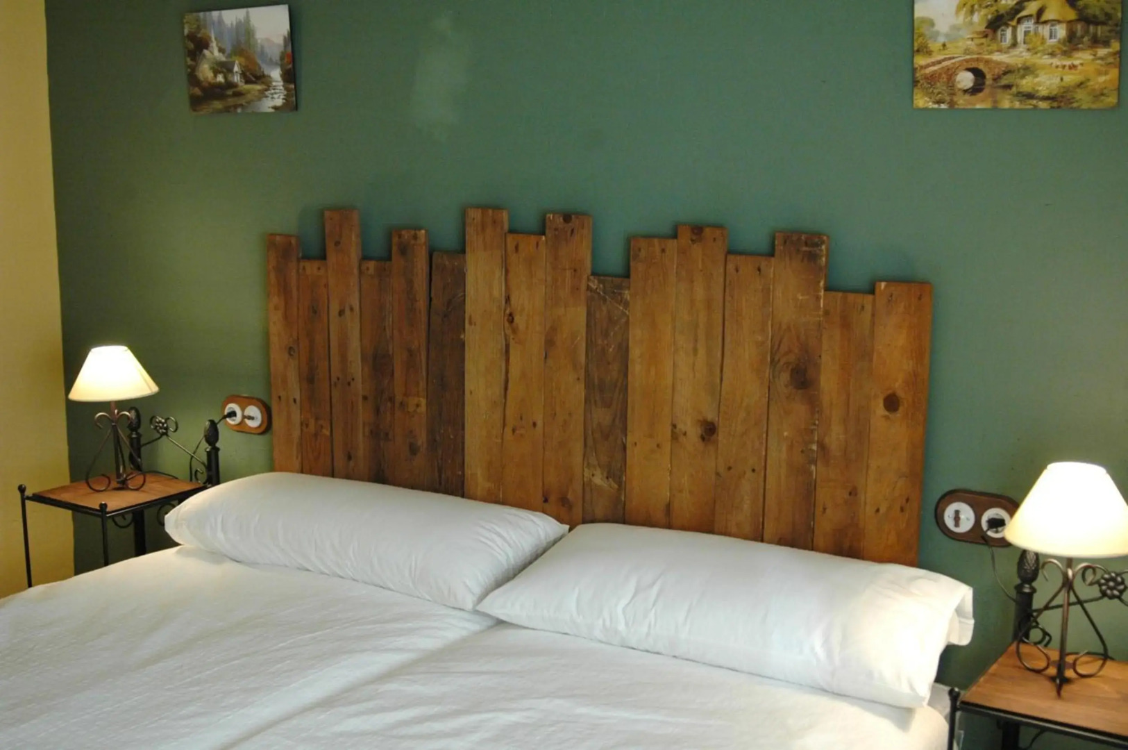 4 bedrooms house with shared pool enclosed garden and wifi at Alcaracejos