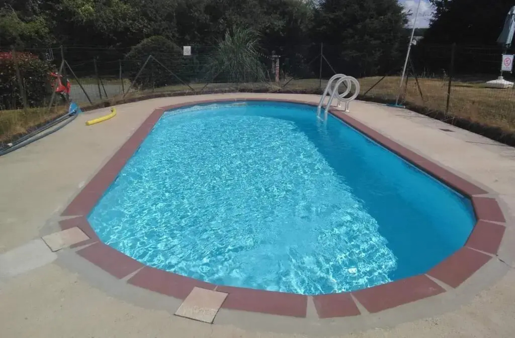 Fantastic gites 1 of 3, with pool in the beautiful Mayenne countryside.