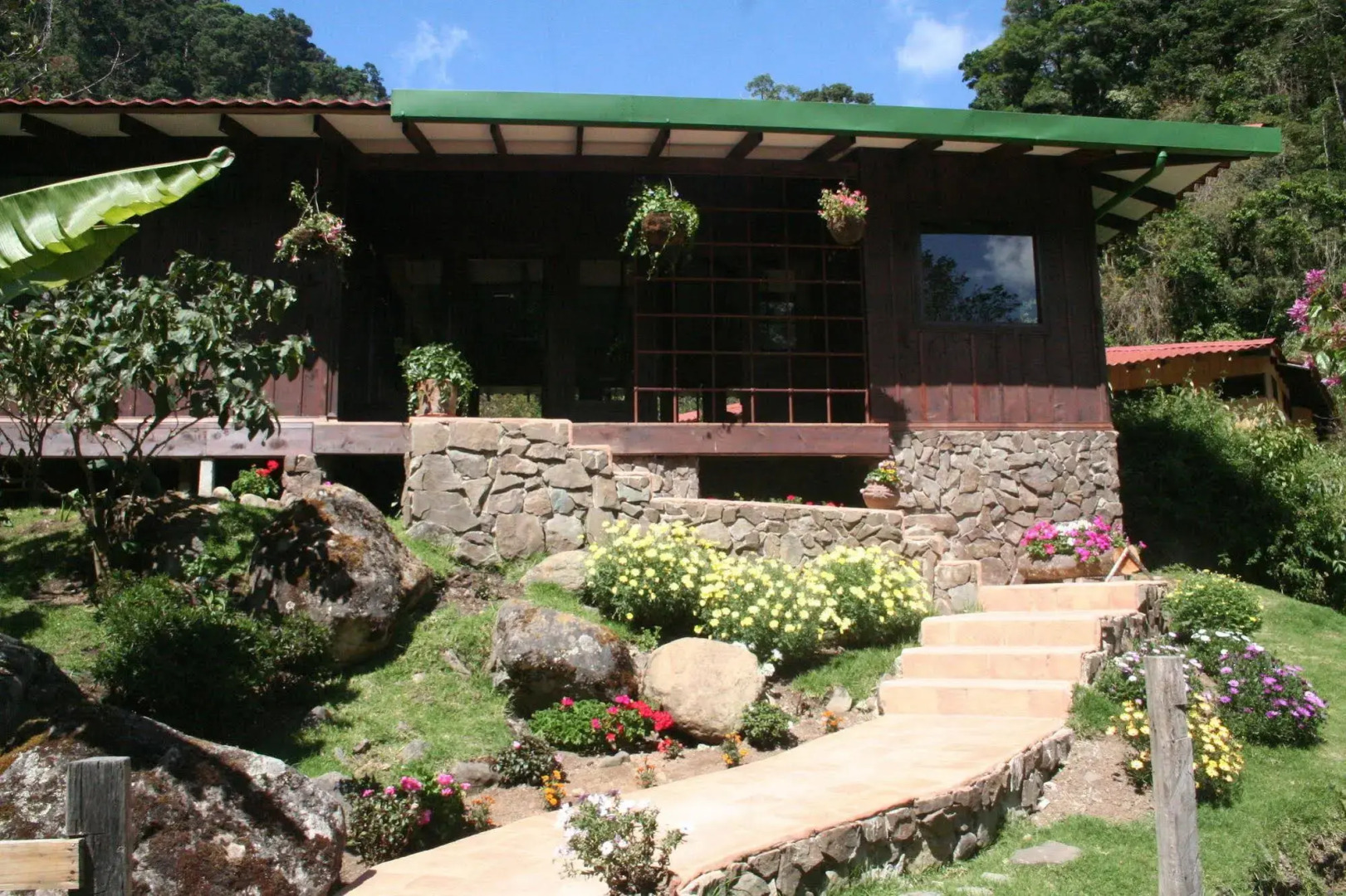Trogon Lodge