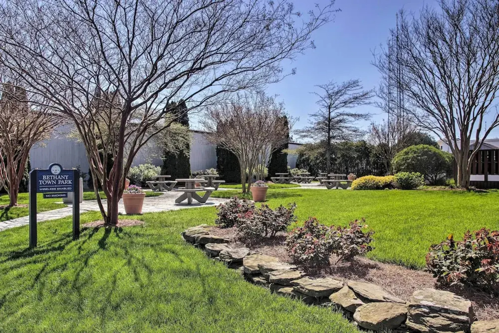 Walk to Bethany Beach Boardwalk: Coastal Retreat