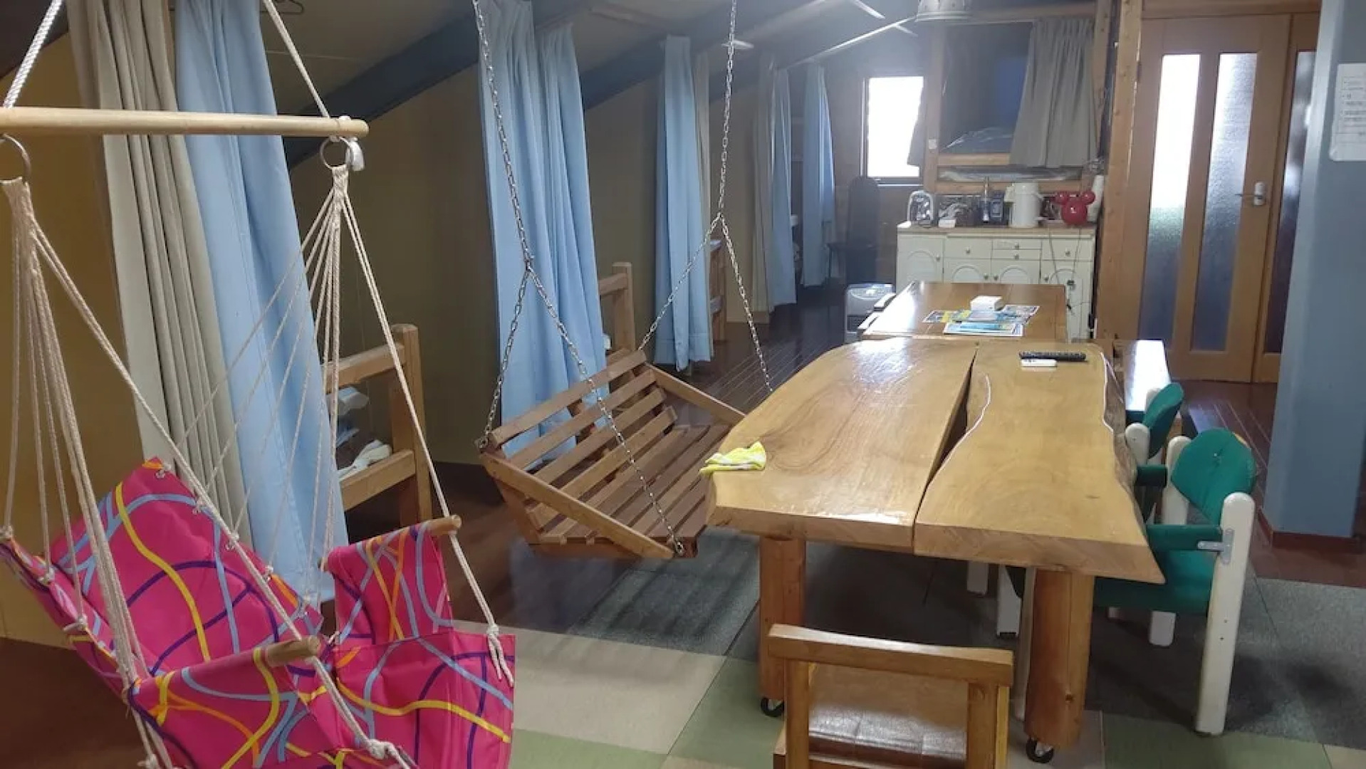 Awaji Tourist Trophy House Hostel