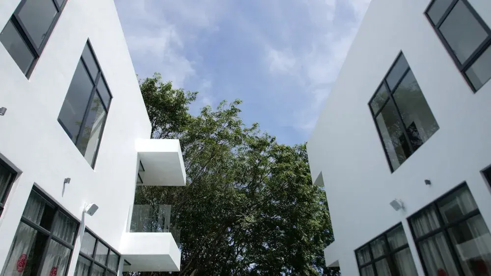 The Dahlias Luxury Residence