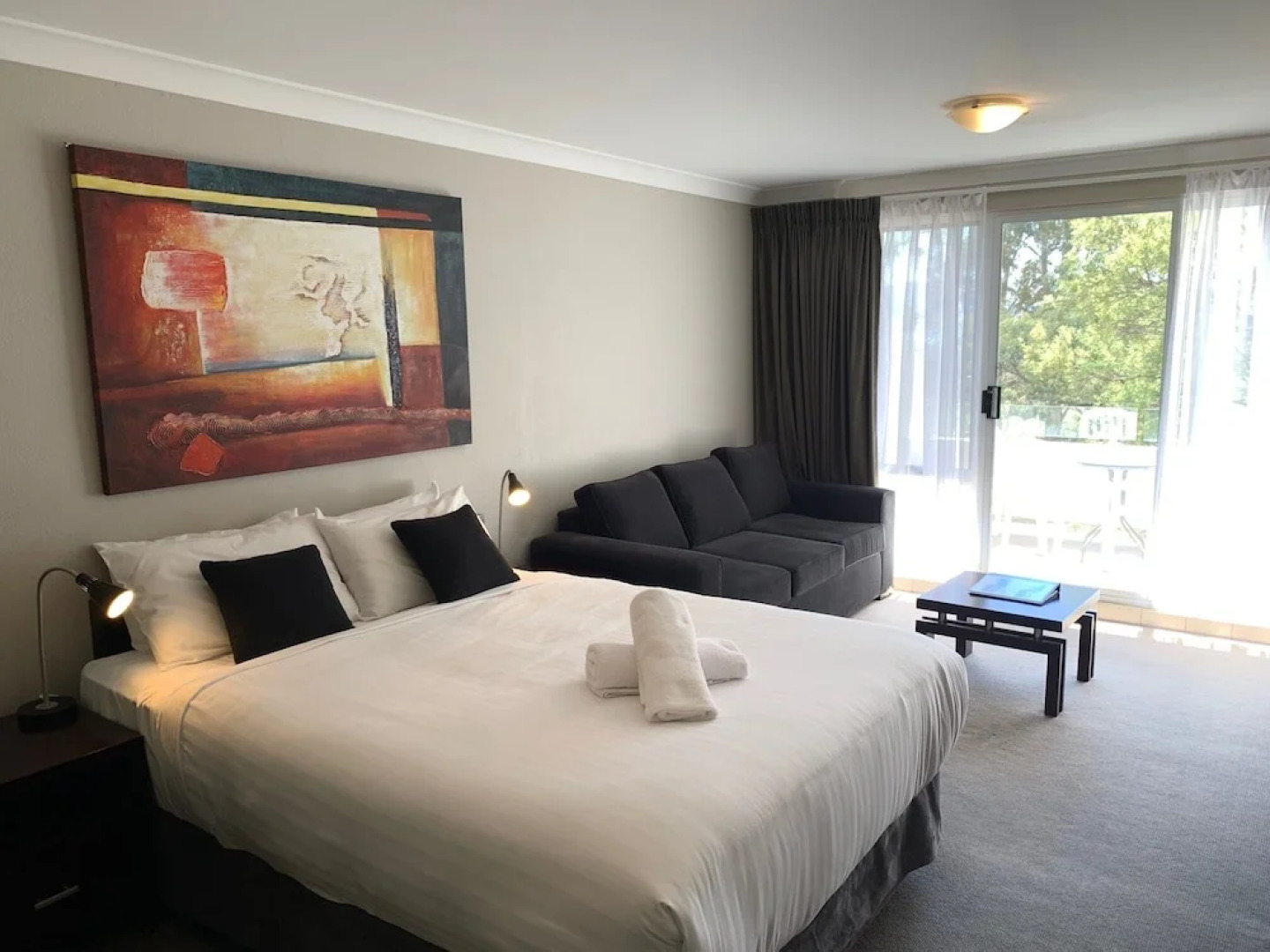 Horizons 115 - Lake Jindabyne Waterfront