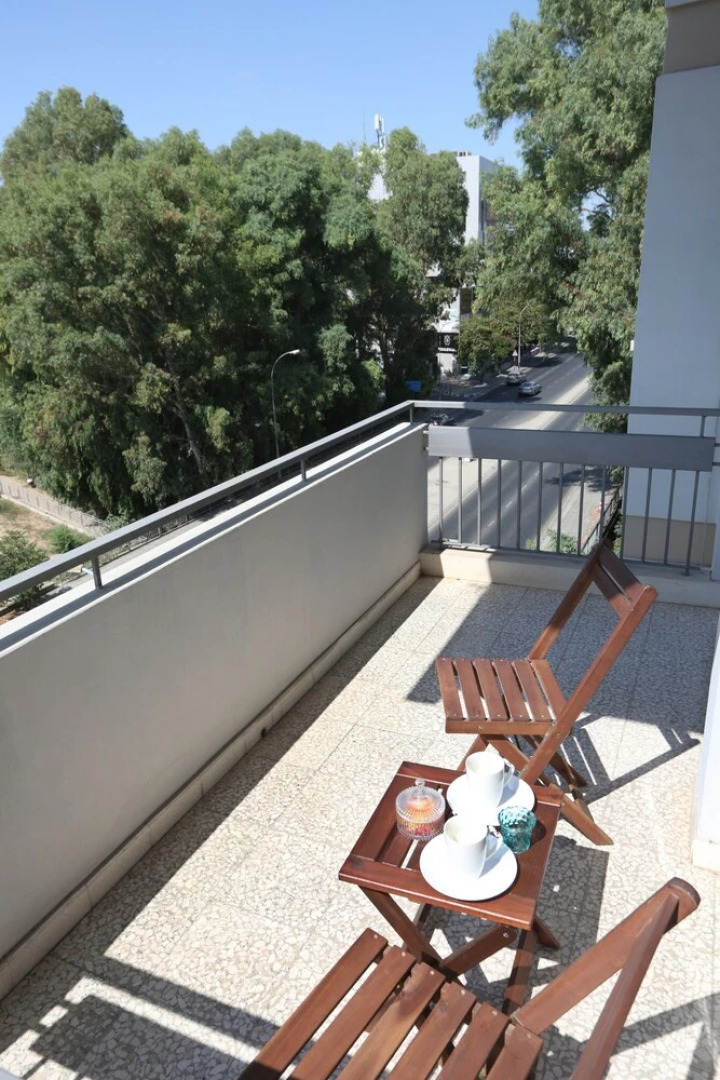 The Bridge-House Apartment