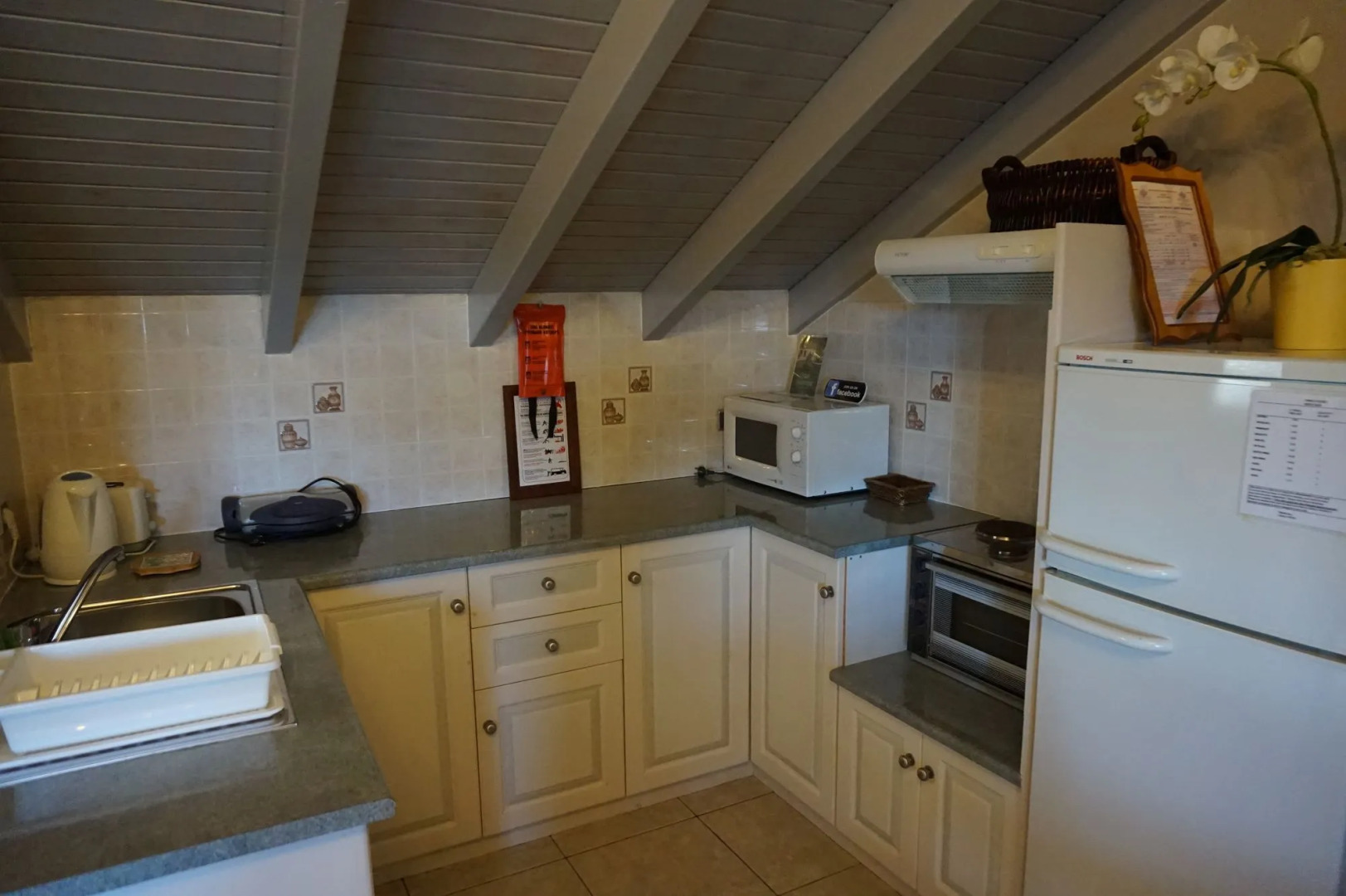 Faros Suites - Adults Only