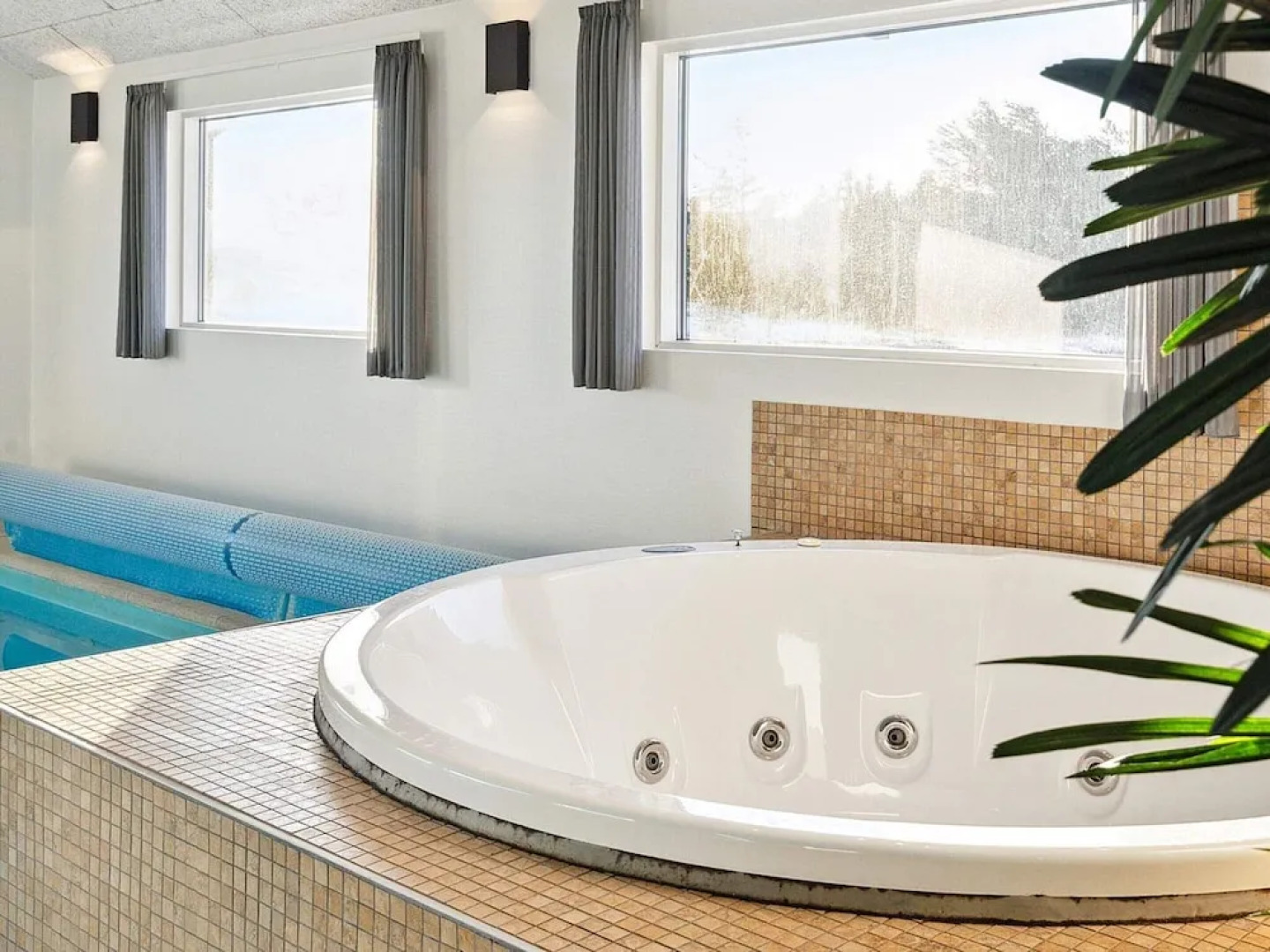 Luxury Pool Retreat by Sea - By Traum Ferienwohnungen