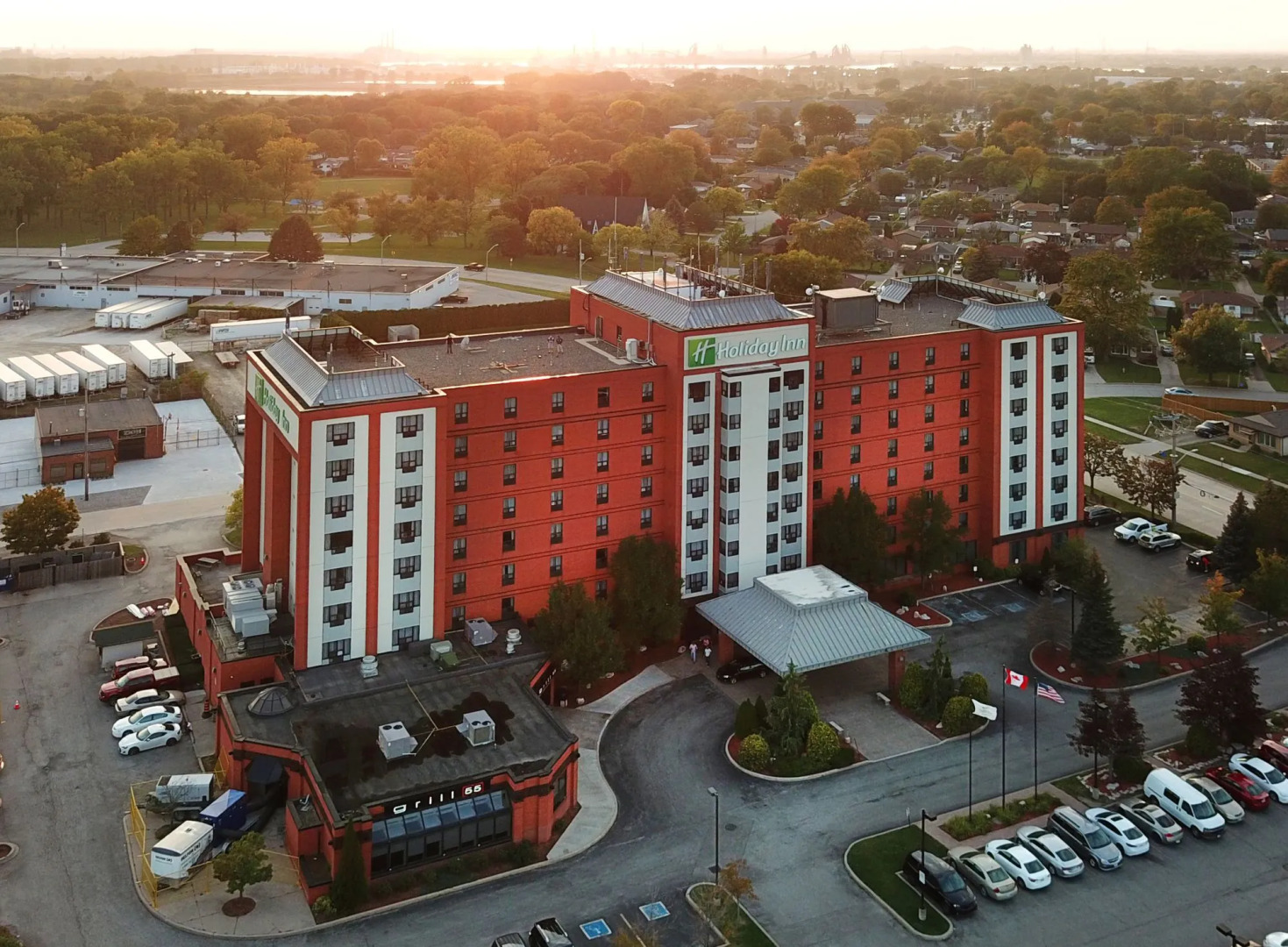 Holiday Inn & Suites Windsor Ambassador Bridge by IHG