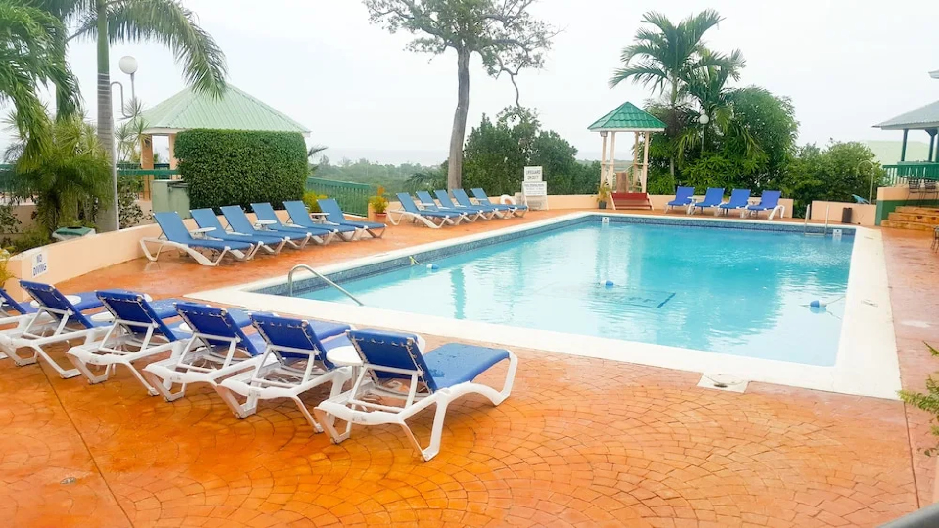 2 Bdrm Apartment at Runaway Bay