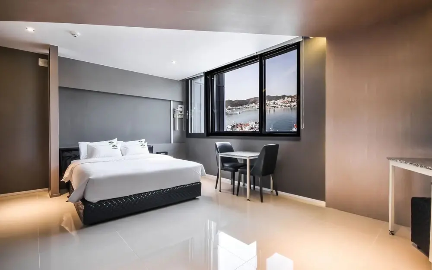 Yeongdeok Gangguhang Cloud Hotel