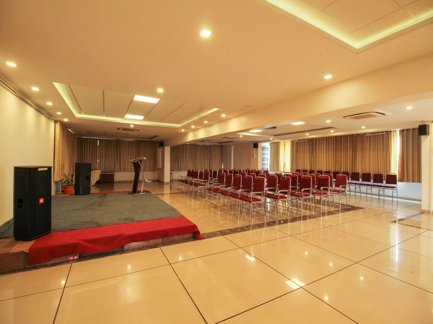 Capital O 3285 Hotel Radiant