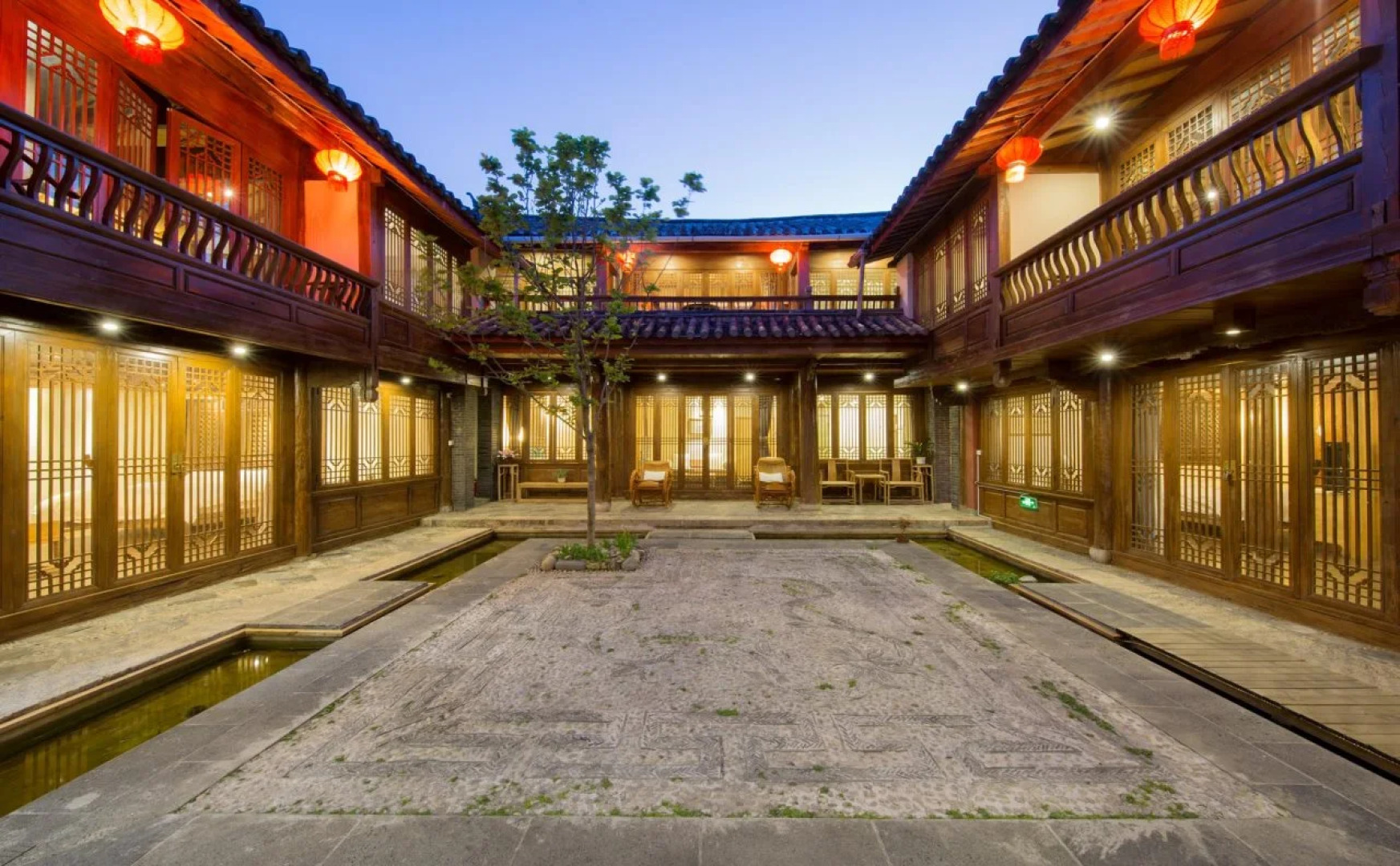 Lijiang Ancient Bridge Inn