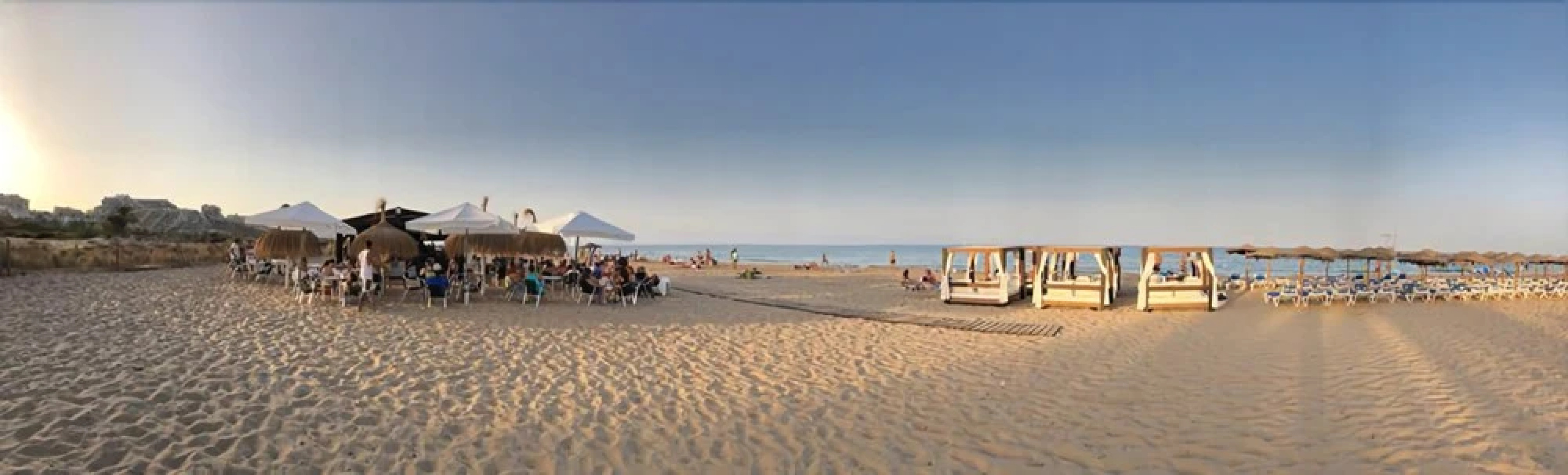 Luxury Apartment on the Beach with Pool 6