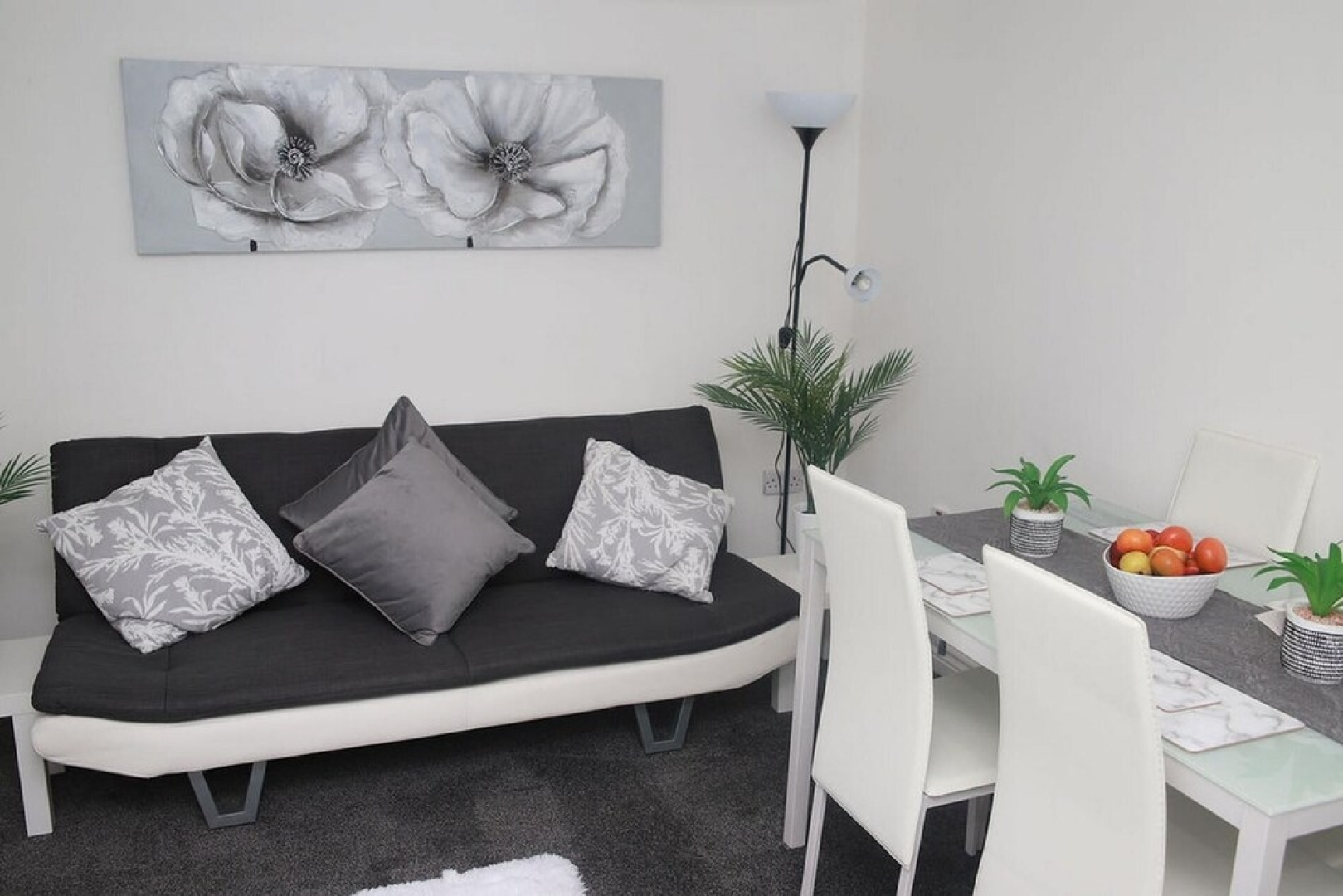 2BD Ground Floor Apartment in the Heart of Tilbury