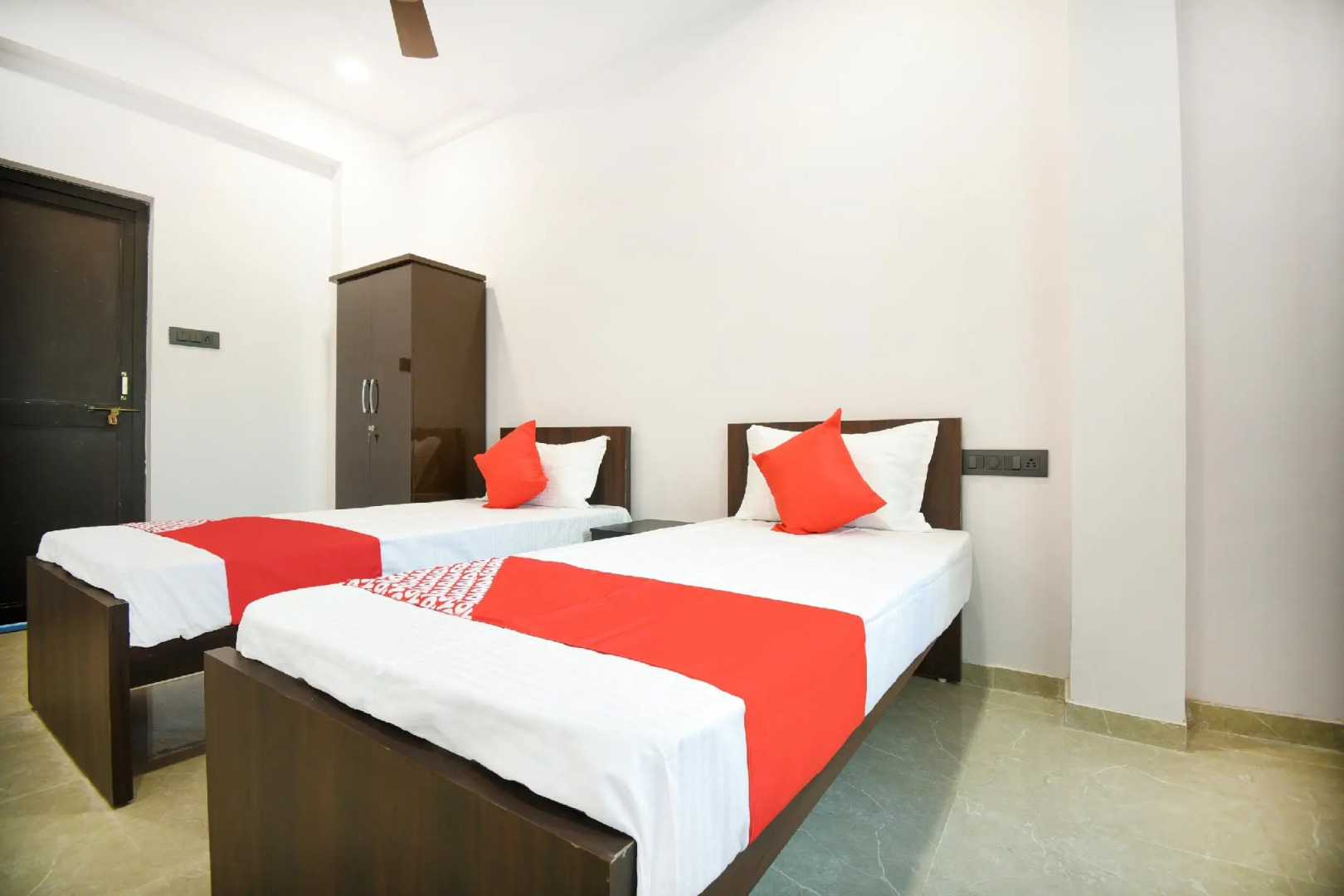 OYO 49945 Aloha Service Apartment