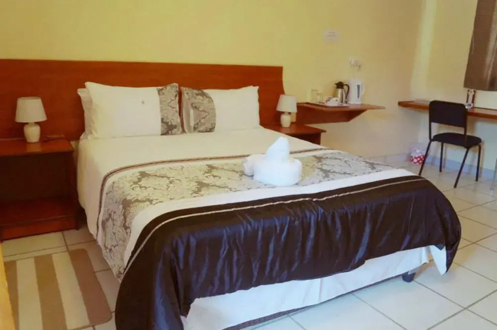 Qhwigaba Guest Lodge