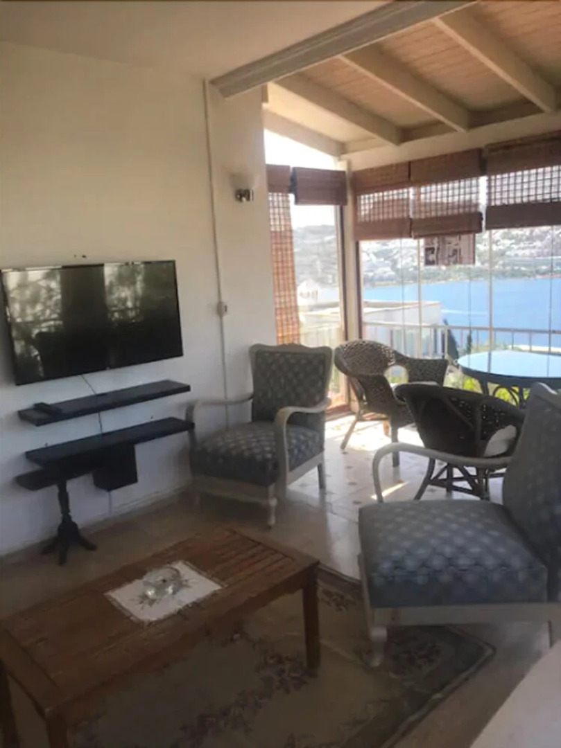 Apartment 2 bedroom with Private Beach
