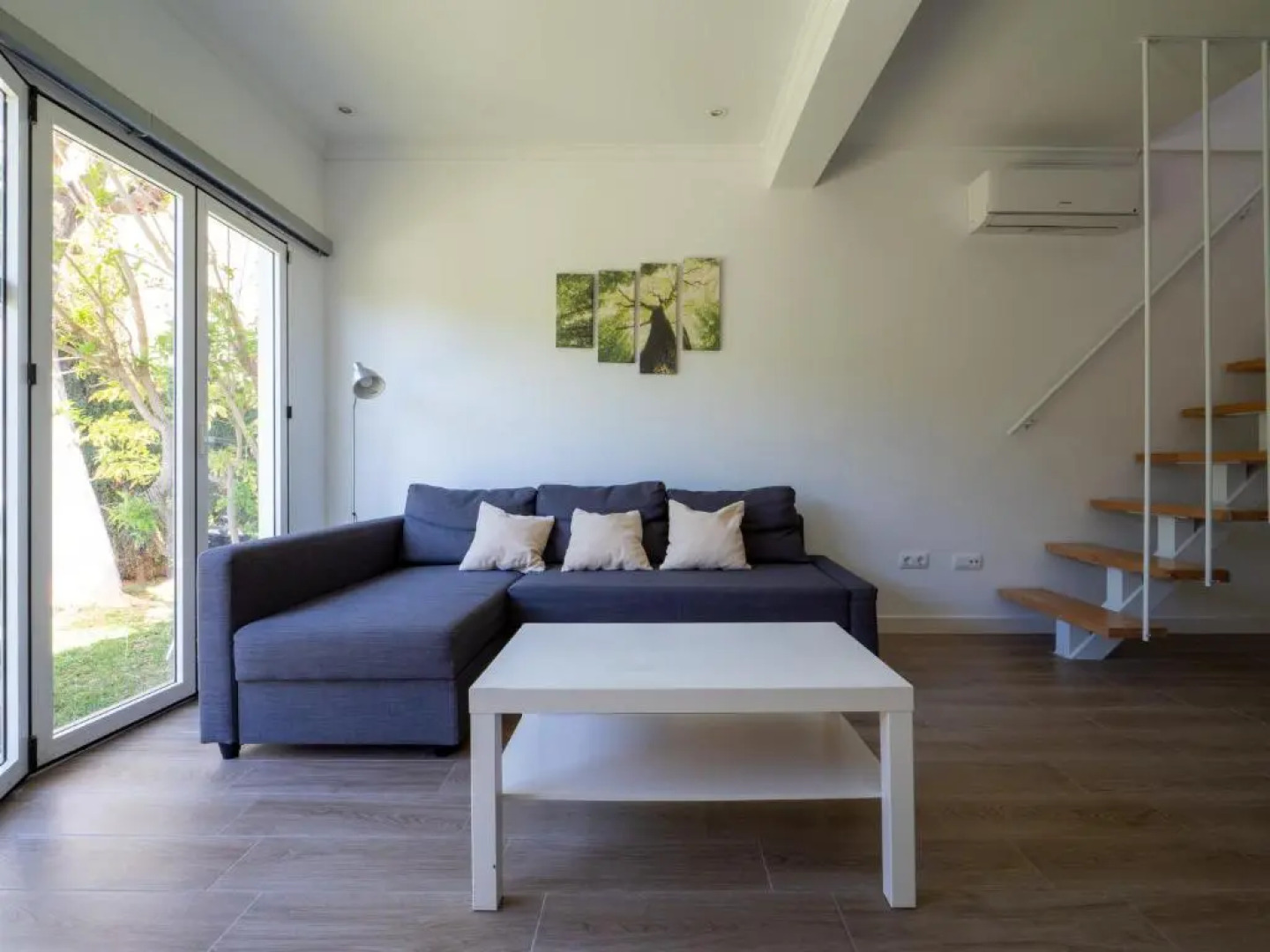 House In Private Urbanization