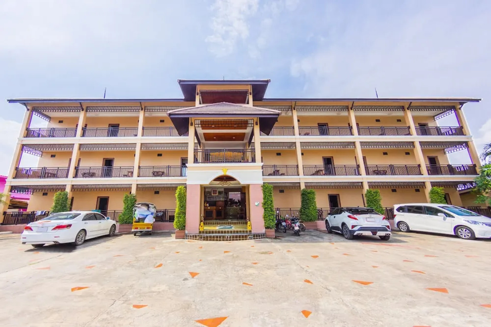 Korwanburi Hotel by OYO Rooms