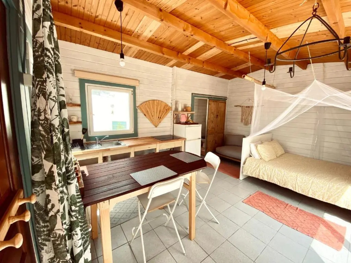 Ideal Summer cabin 1 km from arrifana beach