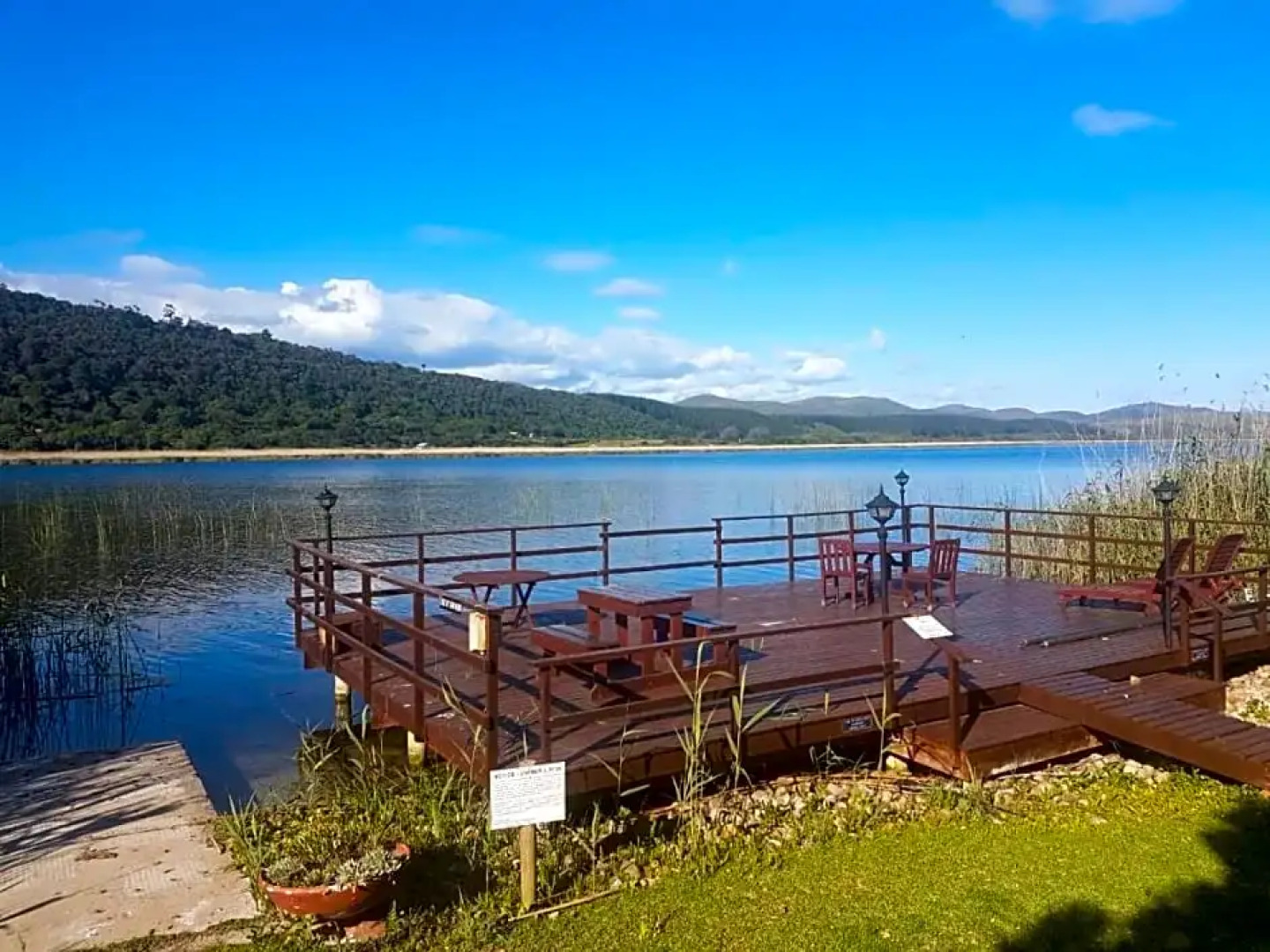 Traders Hotel & Restaurant