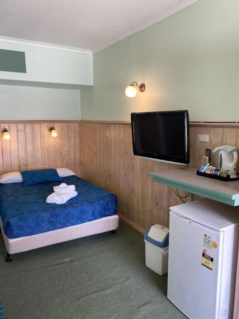 Paddle Steamer Motel