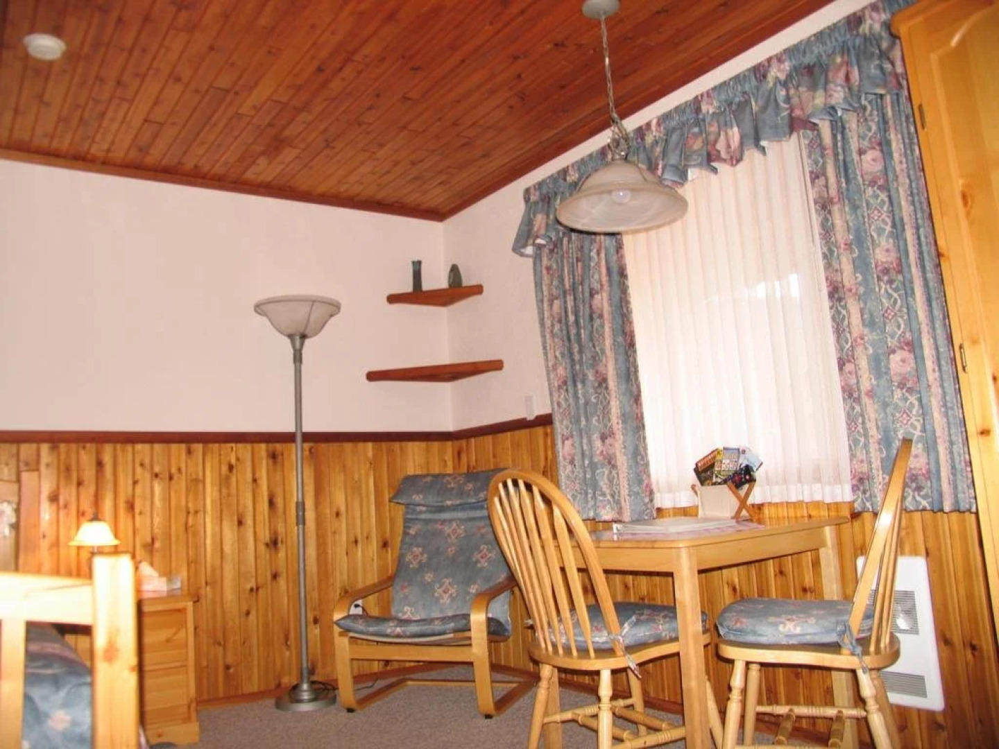 Blue Grouse Country Inn Bed & Breakfast