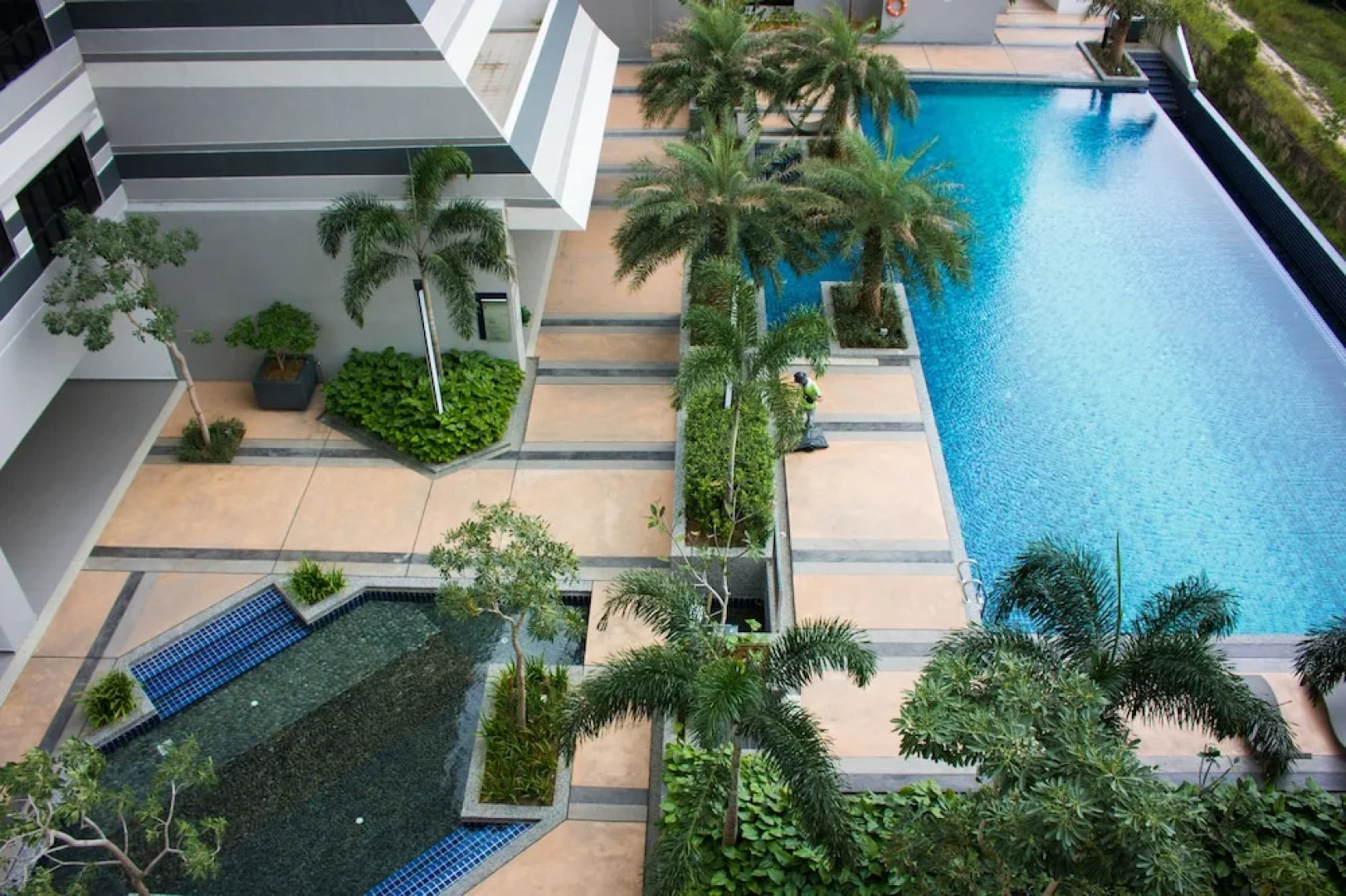 Ashton Meridin Suites