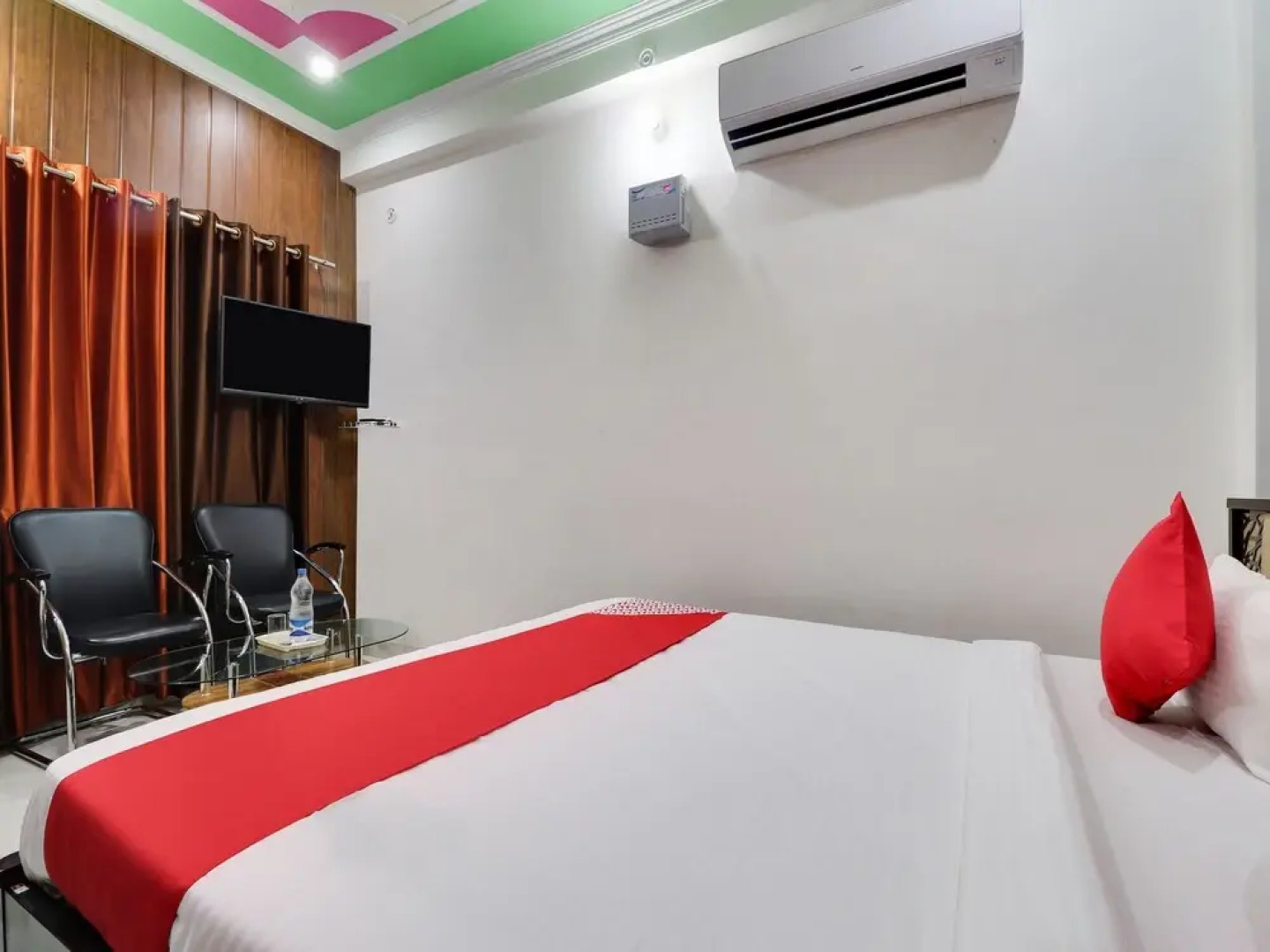 OYO 45399 Hotel Legacy Rbl