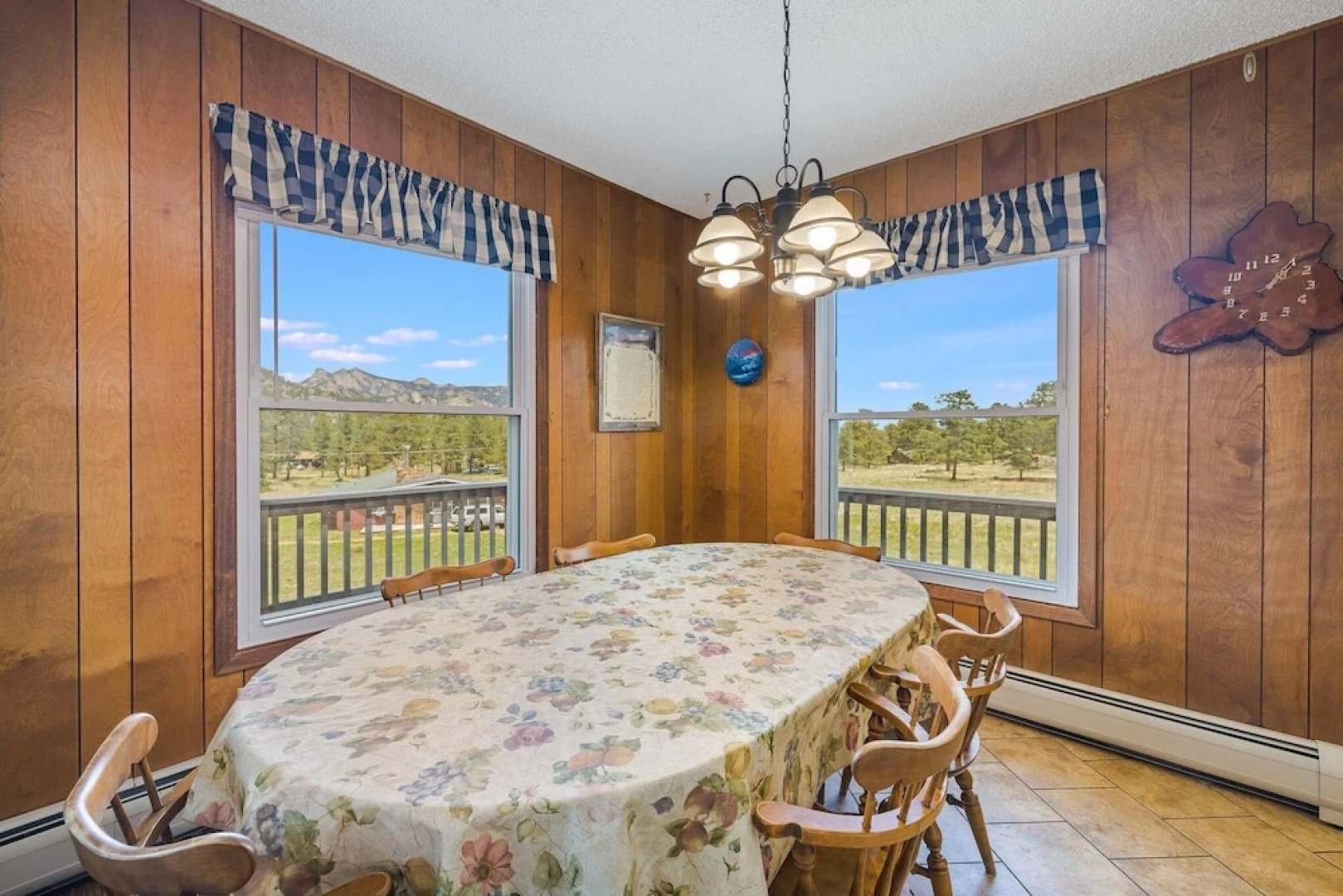 Grandma's Mountain Getaway - 3 Br Home