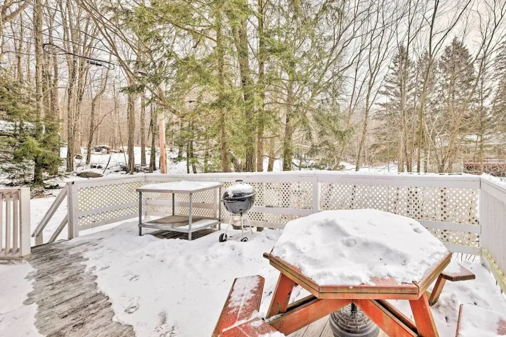 Private Lake Access & Canoes: Pennsylvania Cottage